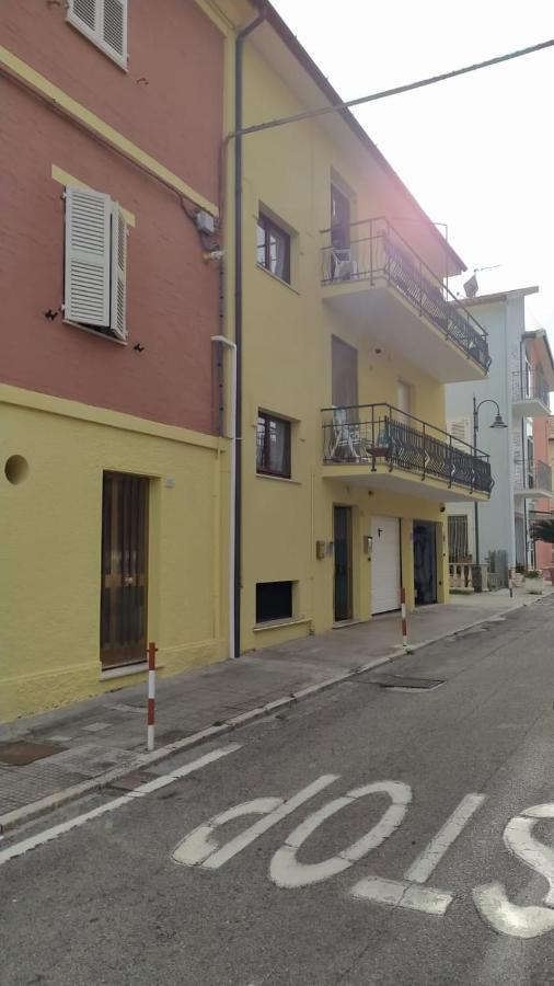 Appartamento Marcella A Due Passi Dal Mare Marcelli Luaran gambar