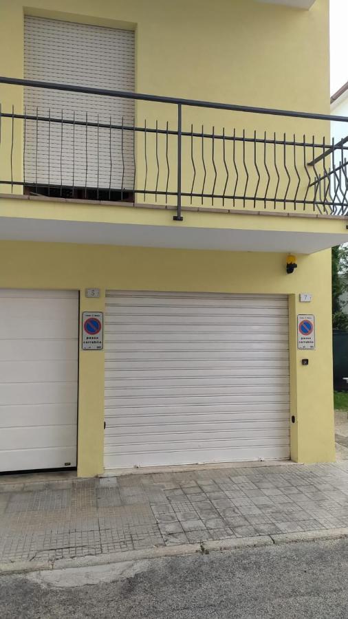 Appartamento Marcella A Due Passi Dal Mare Marcelli Luaran gambar